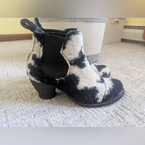 Fluevog East End Odlum Anna Sui Collab Cow Print Size 8.5